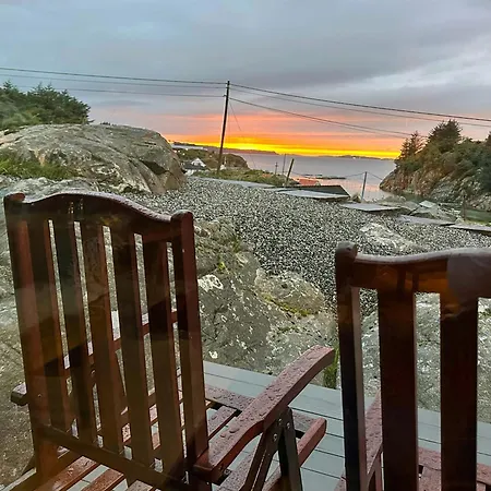 On Hilltop With And Sea Views Bekkjarvik