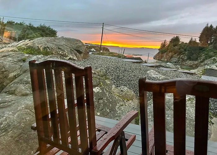 On Hilltop With And Sea Views Bekkjarvik