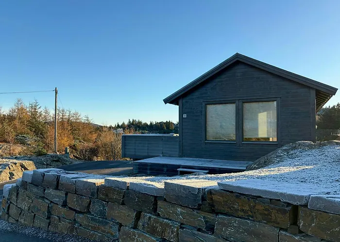Hébergement de vacances On Hilltop With And Sea Views